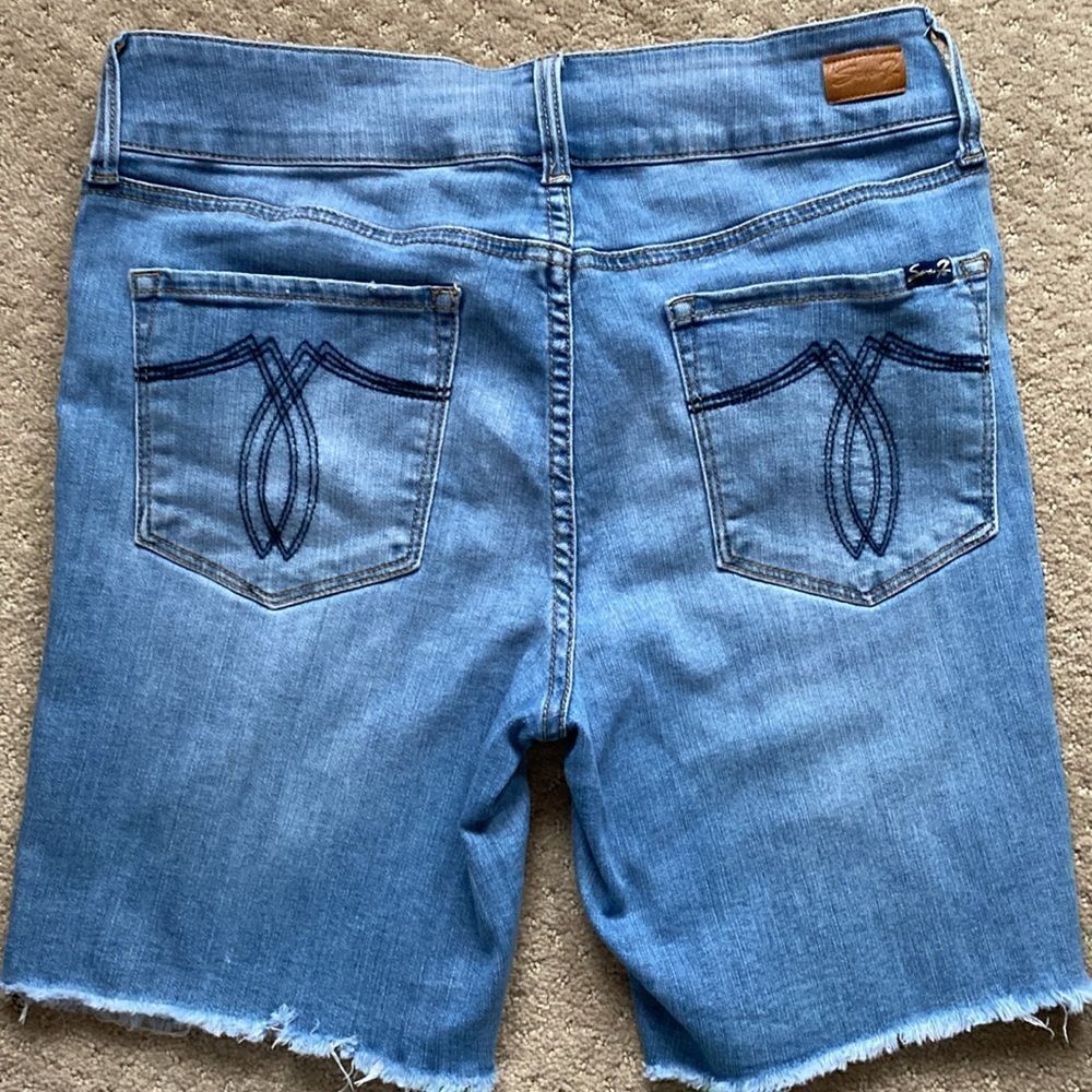Seven7 Distressed Denim Shorts – Size 12 – Frayed Hem – Good Condition - Picture 6 of 7